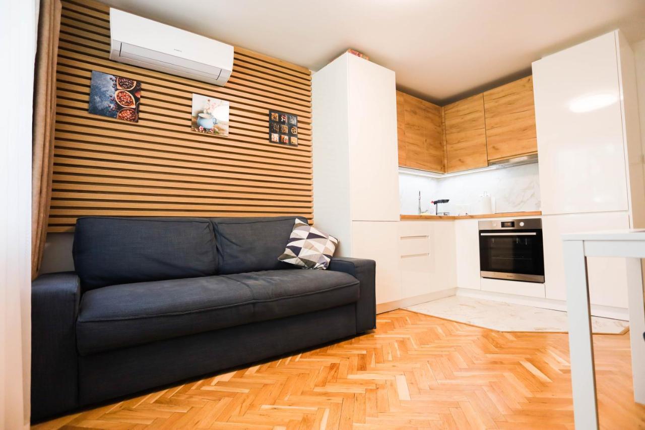 White Central Apartment Варна Екстериор снимка